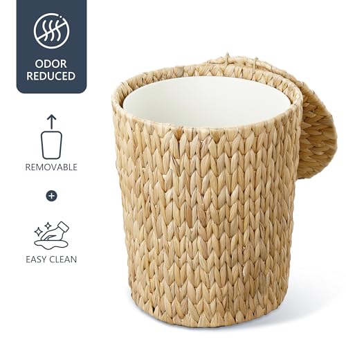 Coeusy 4 Gallon Wicker Trash Can with Lid, Small Bathroom Trash Can, Water Hyacinth Woven Waste Basket, Rattan Boho Decorative Garbage Can with Removable Liner for Bedroom, Home Office (Round,Natural) - size: 4 Gallon