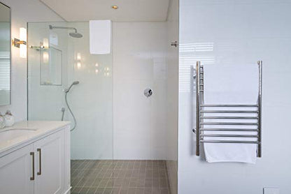 Amba Jeeves ESP Model E-Straight 12-Bar Hardwired Towel Warmer in Polished - color: Polished