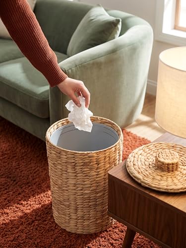 Tidita 3-Gallon Wicker Trash Can with Lid, Wooden Legs, Removable Liner | Removable Wooden Legs, Plastic Liner Included, Space-saving, 3-Gallon Capacity, with Removable Lid, Assembly Required - size: 3 Gallons