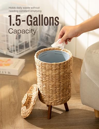 Tidita Wicker Trash Can with Lid, Decorative Bathroom Trash Can, 1.5 Gallon | Water Hyacinth Material, Wooden Legs, Removable Liner, Handwoven, Space-Saving Design, Assembly Required, Rustic & Boho Style - size: 1.5 Gallons