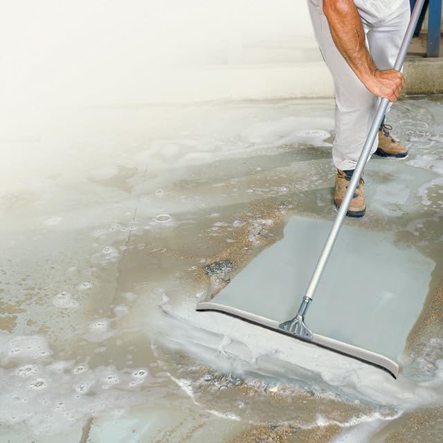 Unger AquaDozer 24" Curved Floor Squeegee, Smooth Surface | Curved hood design for efficient water removal on smooth concrete & hard floors - size: 24-inch, style: 36" Curved AquaDozer