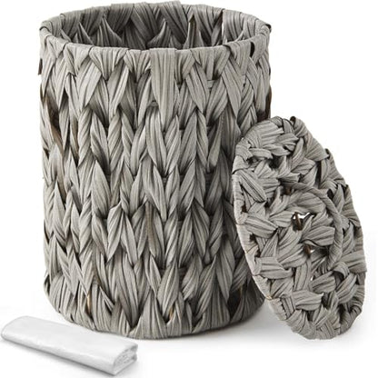 Ctosree 1.3 Gal Boho Wicker Trash Can with Lid, Grey | Polypropylene woven material; includes 100 garbage bags; for bedroom, office & laundry - color: Grey, style: Round